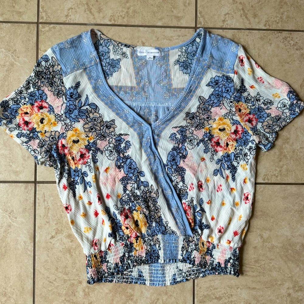 Coco + Jaimeson Smocked Waist Surplus Batwing Blo… - image 1